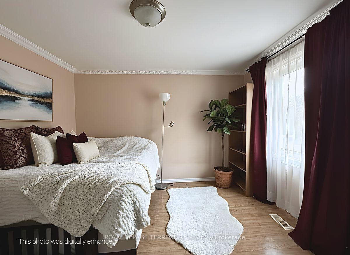 









1704


Oberon

Crescent,
Mississauga,




ON
L4X 2K8

