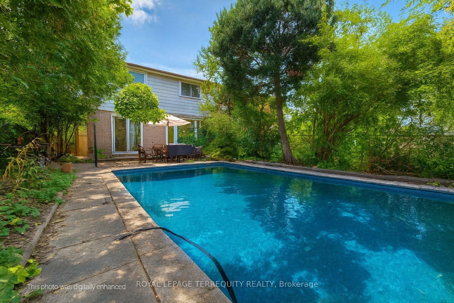 









1704


Oberon

Crescent,
Mississauga,




ON
L4X 2K8

