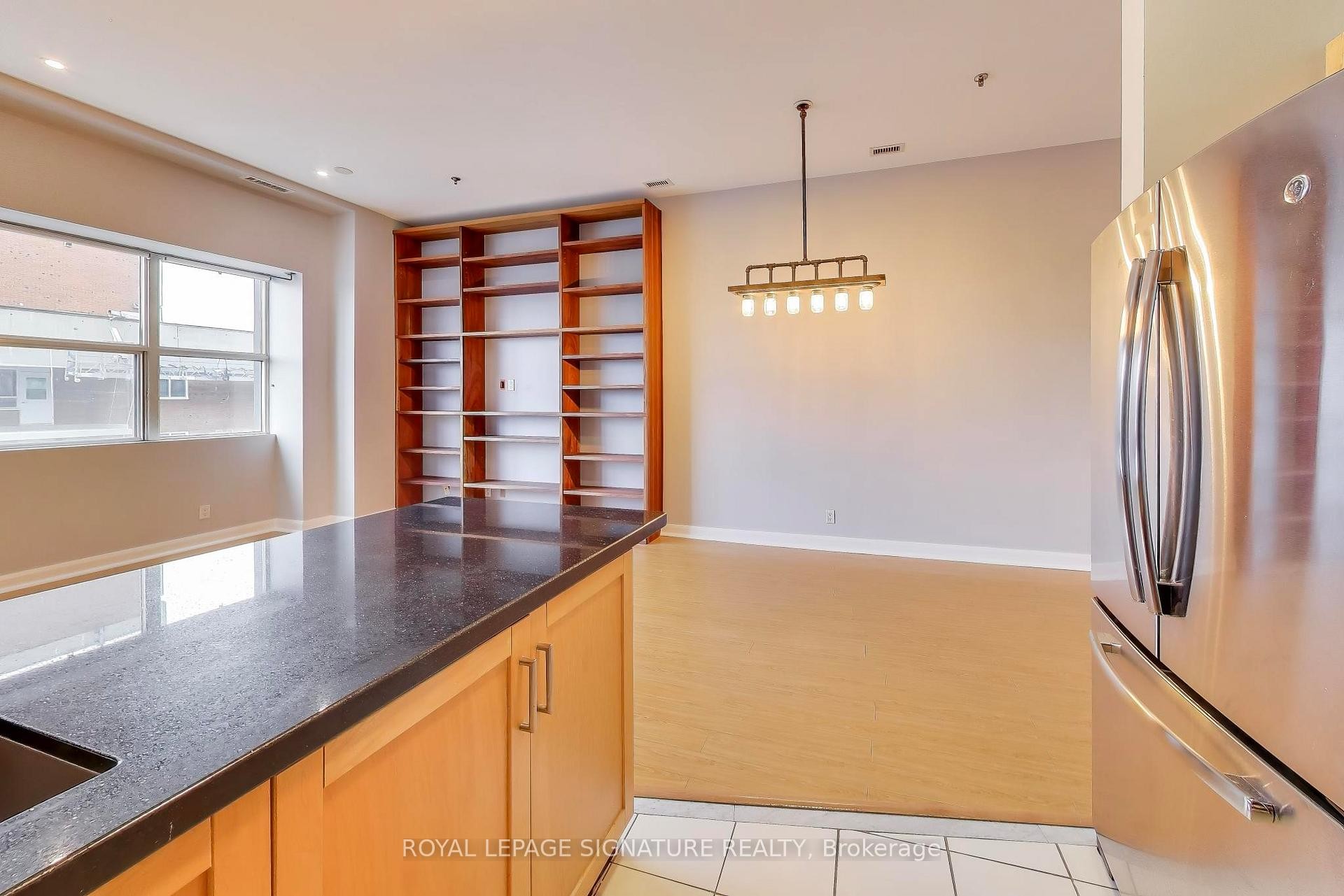 









700


King

Street West, 801,
Toronto,




ON
M5V 2Y6

