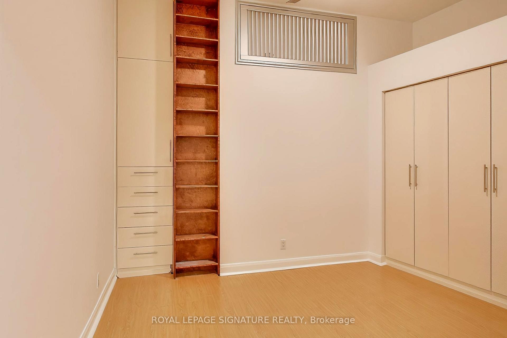 









700


King

Street West, 801,
Toronto,




ON
M5V 2Y6

