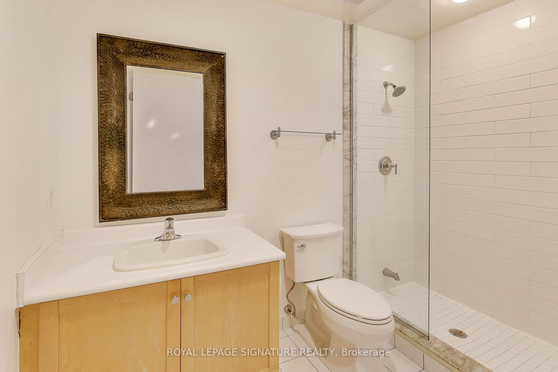 









700


King

Street West, 801,
Toronto,




ON
M5V 2Y6

