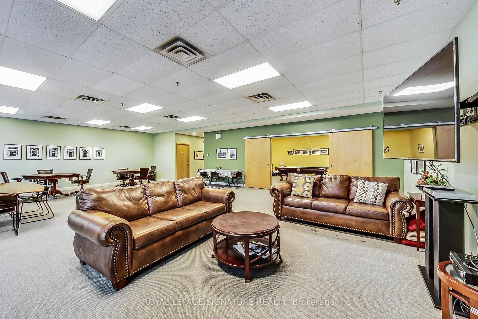 









700


King

Street West, 801,
Toronto,




ON
M5V 2Y6

