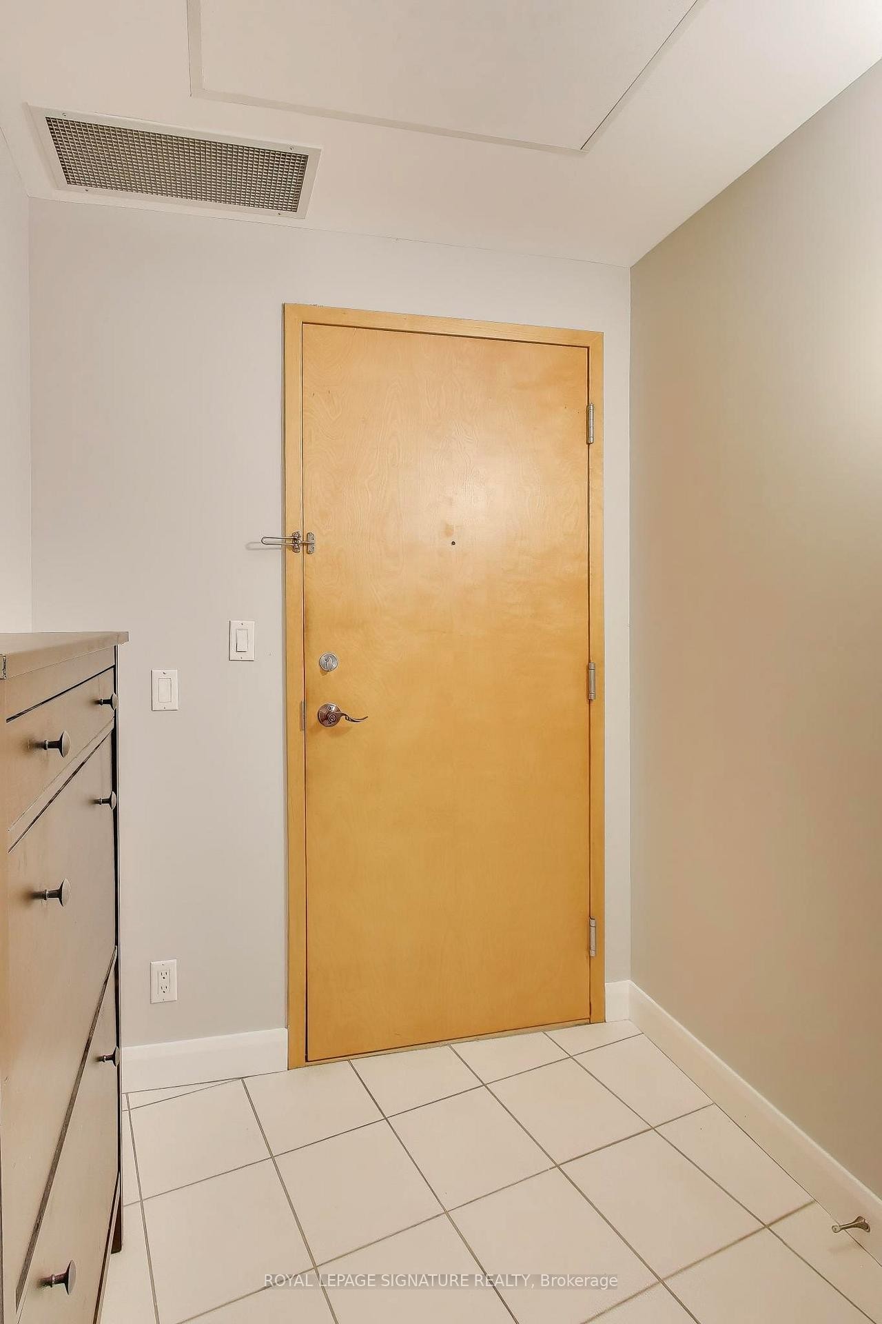 









700


King

Street West, 801,
Toronto,




ON
M5V 2Y6

