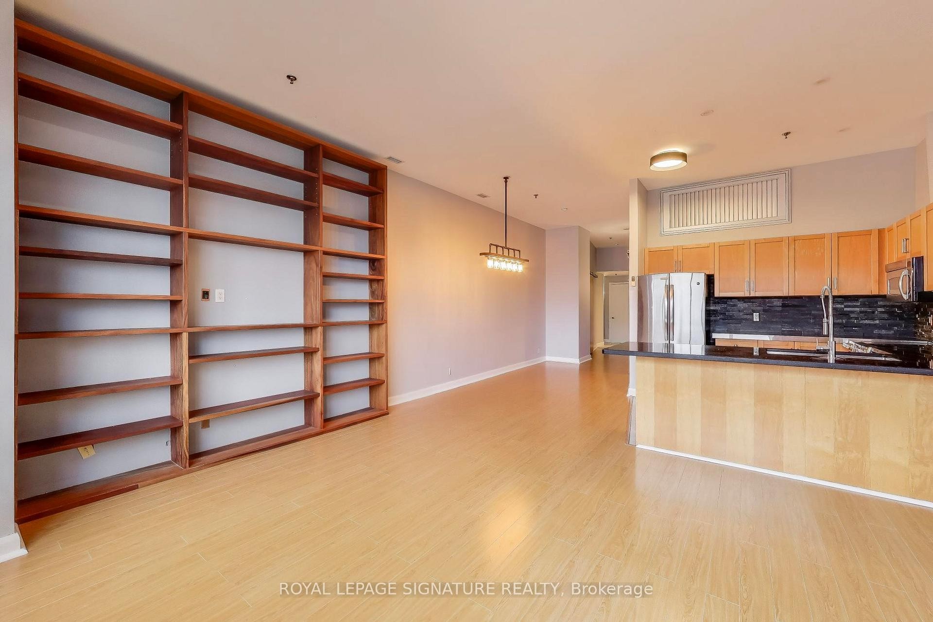 









700


King

Street West, 801,
Toronto,




ON
M5V 2Y6

