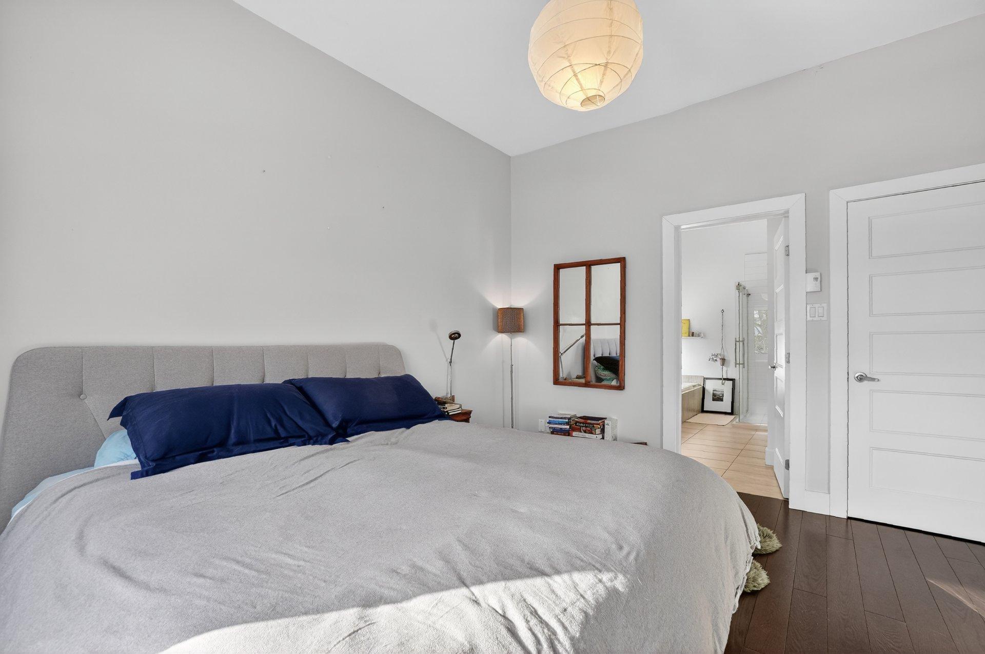 









276


Av. St-Louis

,
Pointe-Claire,




QC
H9R4X7

