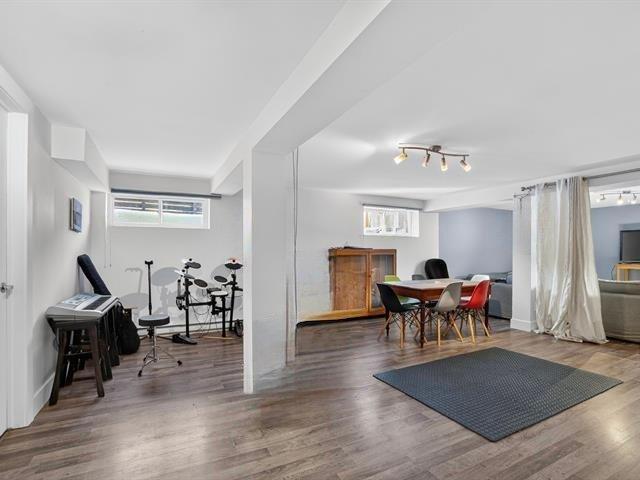 









276


Av. St-Louis

,
Pointe-Claire,




QC
H9R4X7

