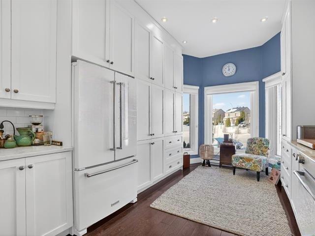 









276


Av. St-Louis

,
Pointe-Claire,




QC
H9R4X7

