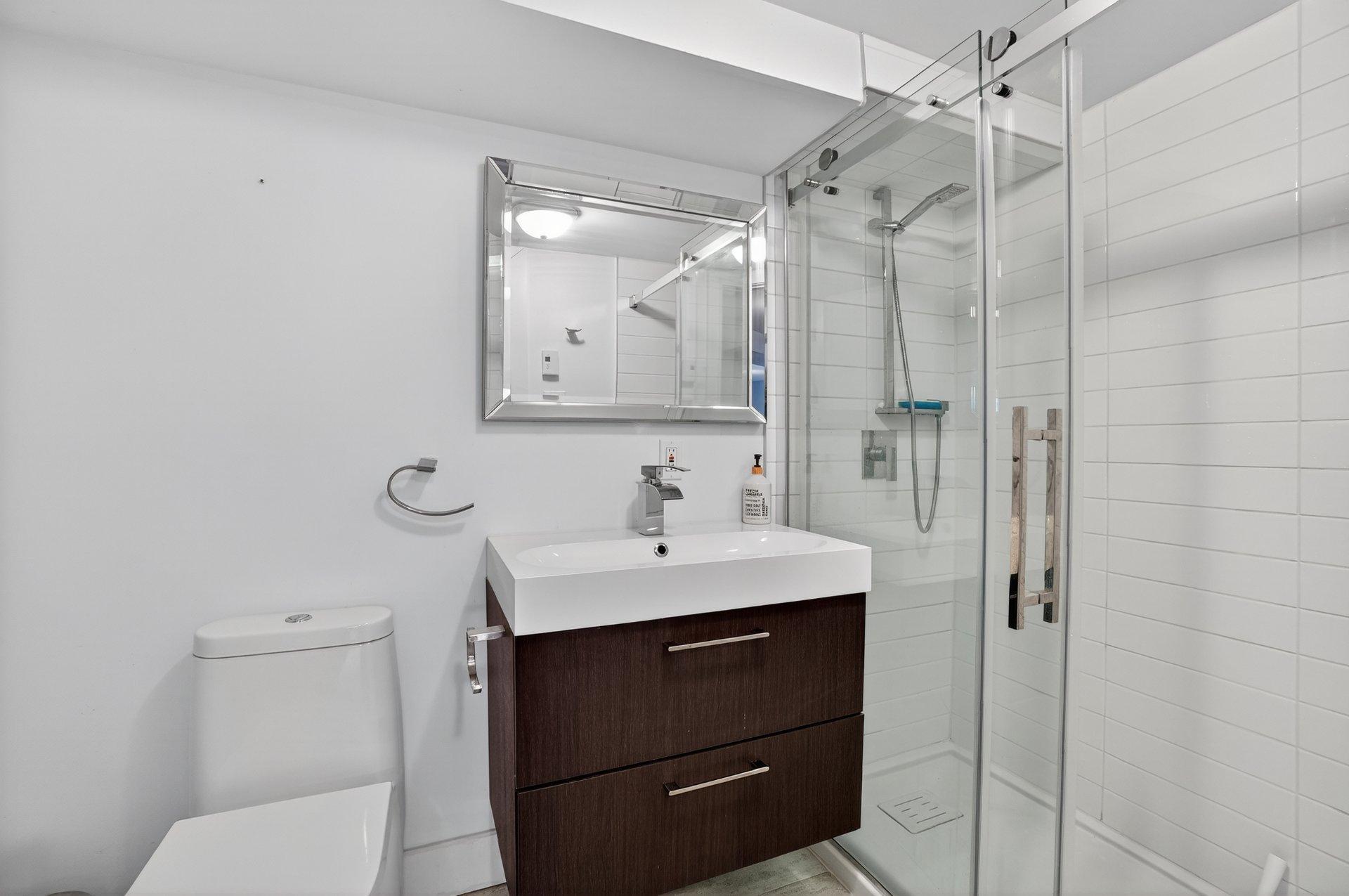 









276


Av. St-Louis

,
Pointe-Claire,




QC
H9R4X7

