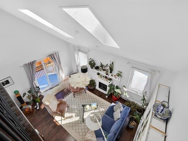 









276


Av. St-Louis

,
Pointe-Claire,




QC
H9R4X7

