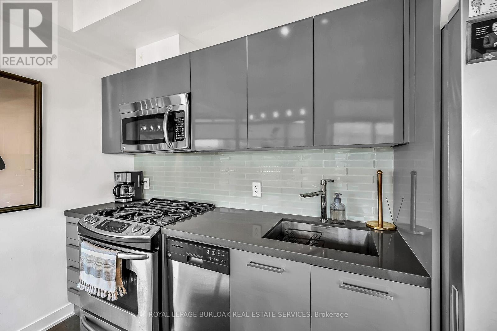 












902 - 1201 DUNDAS STREET E

,
Toronto,




Ontario
M4M1S2

