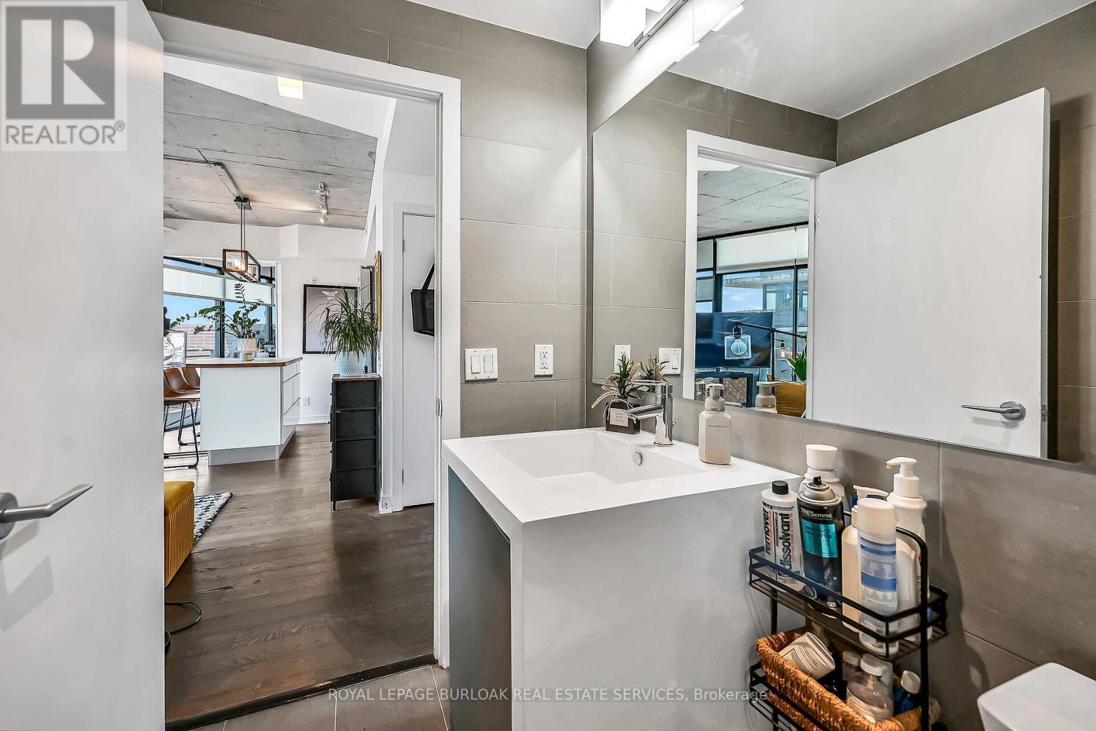 












902 - 1201 DUNDAS STREET E

,
Toronto,




Ontario
M4M1S2

