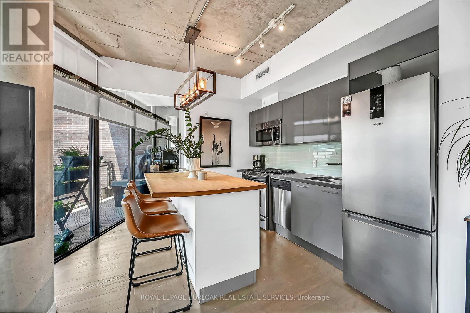 












902 - 1201 DUNDAS STREET E

,
Toronto,




Ontario
M4M1S2

