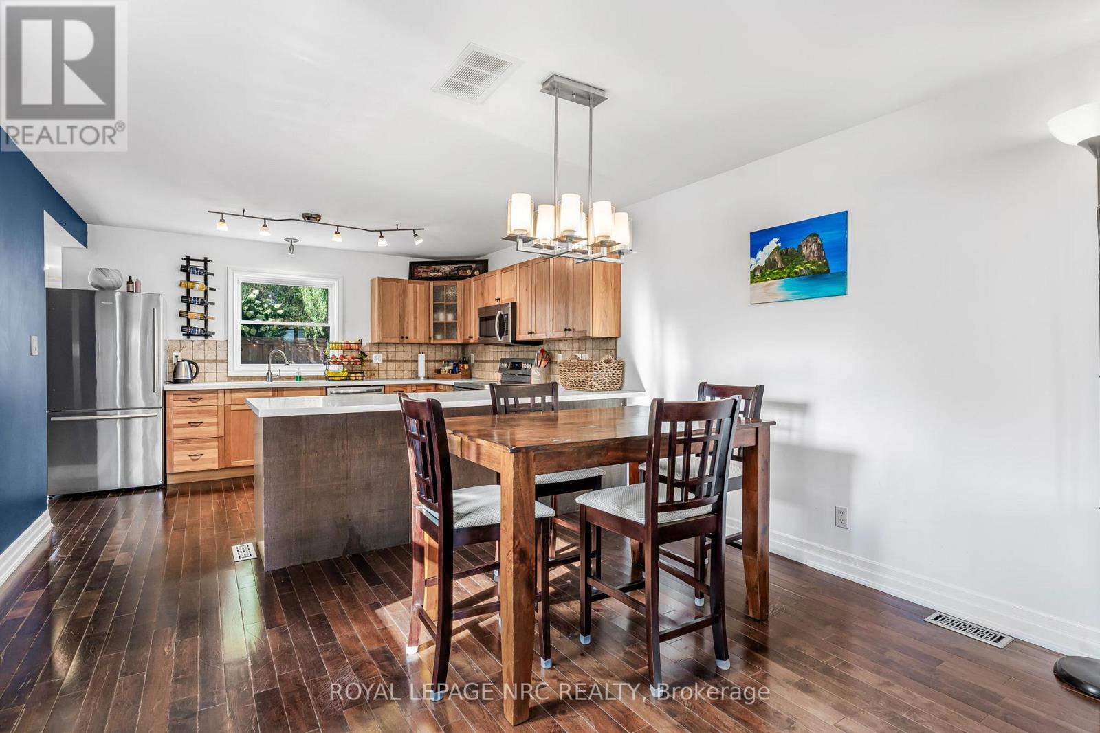 












12 LINCOLN ROAD E

,
Fort Erie (Crystal Beach),




Ontario
L0S1B0

