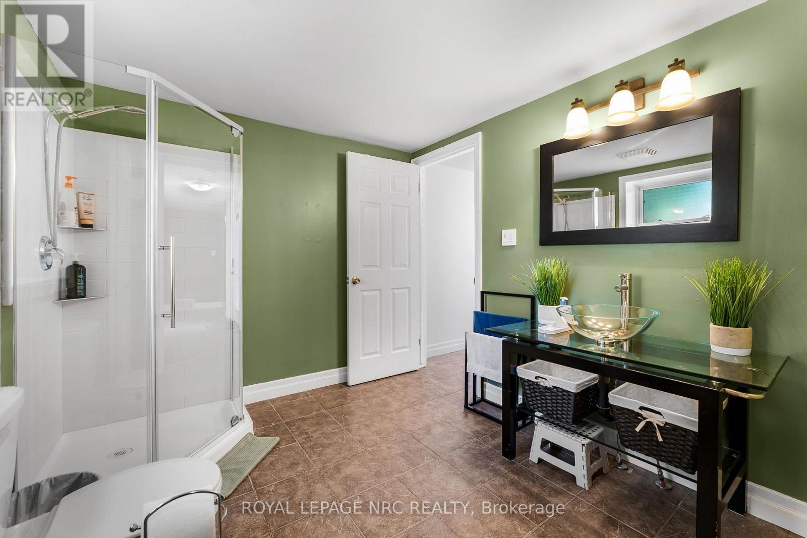 












12 LINCOLN ROAD E

,
Fort Erie (Crystal Beach),




Ontario
L0S1B0

