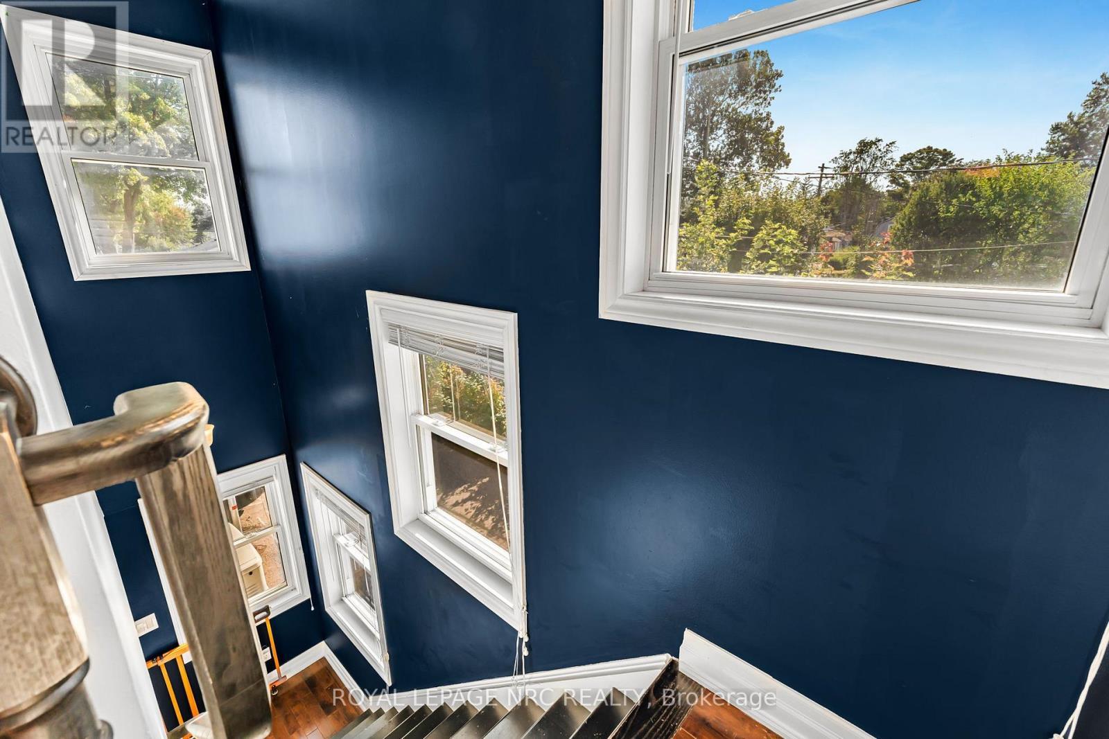 












12 LINCOLN ROAD E

,
Fort Erie (Crystal Beach),




Ontario
L0S1B0

