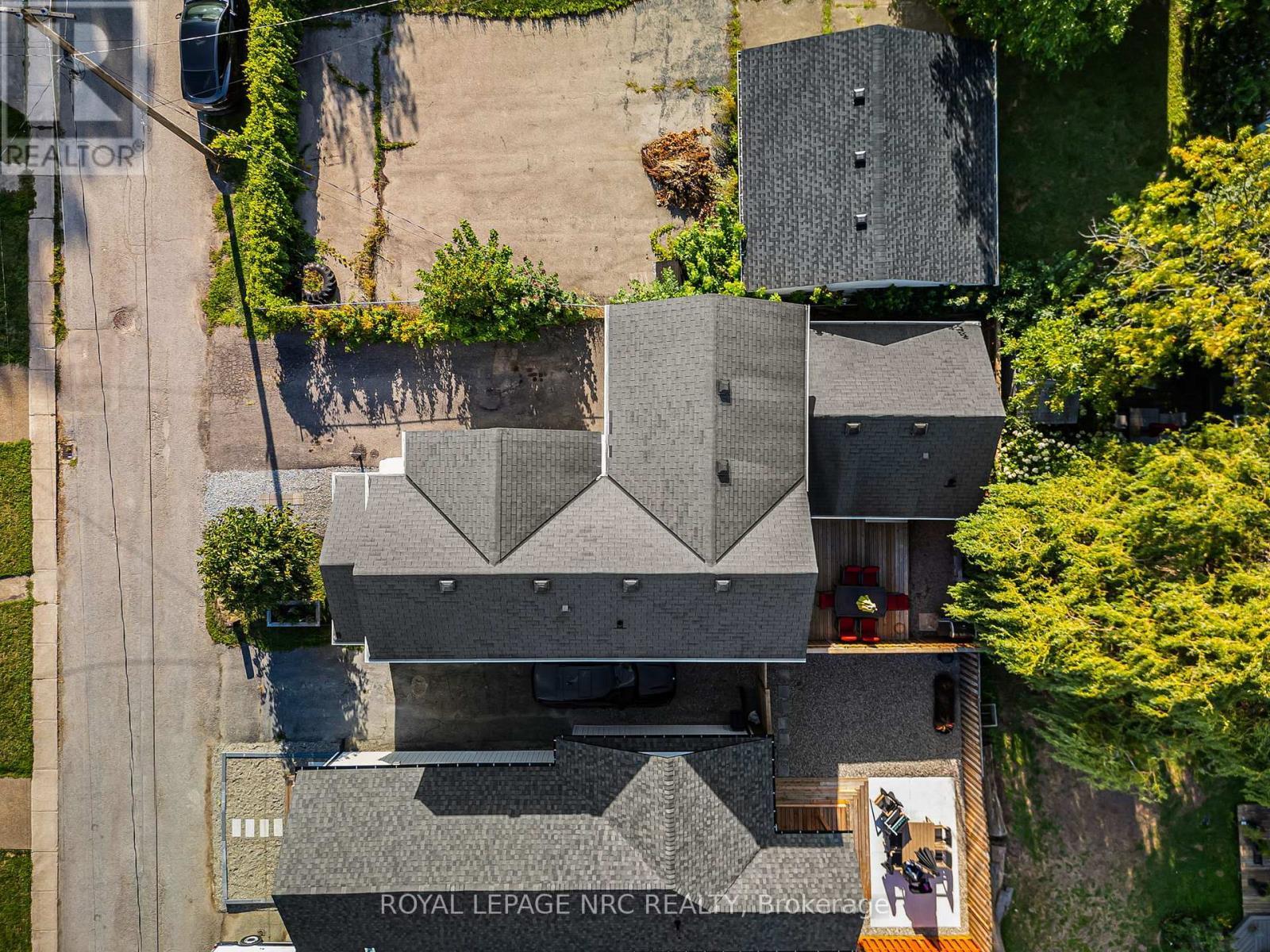 












12 LINCOLN ROAD E

,
Fort Erie (Crystal Beach),




Ontario
L0S1B0

