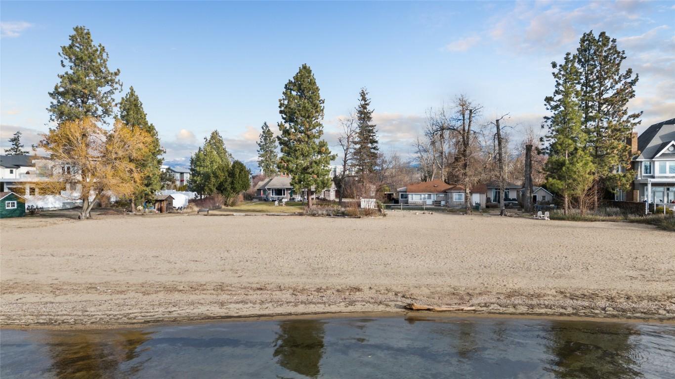









4164


Lakeshore

Road,
Kelowna,




BC
V1W 1V9

