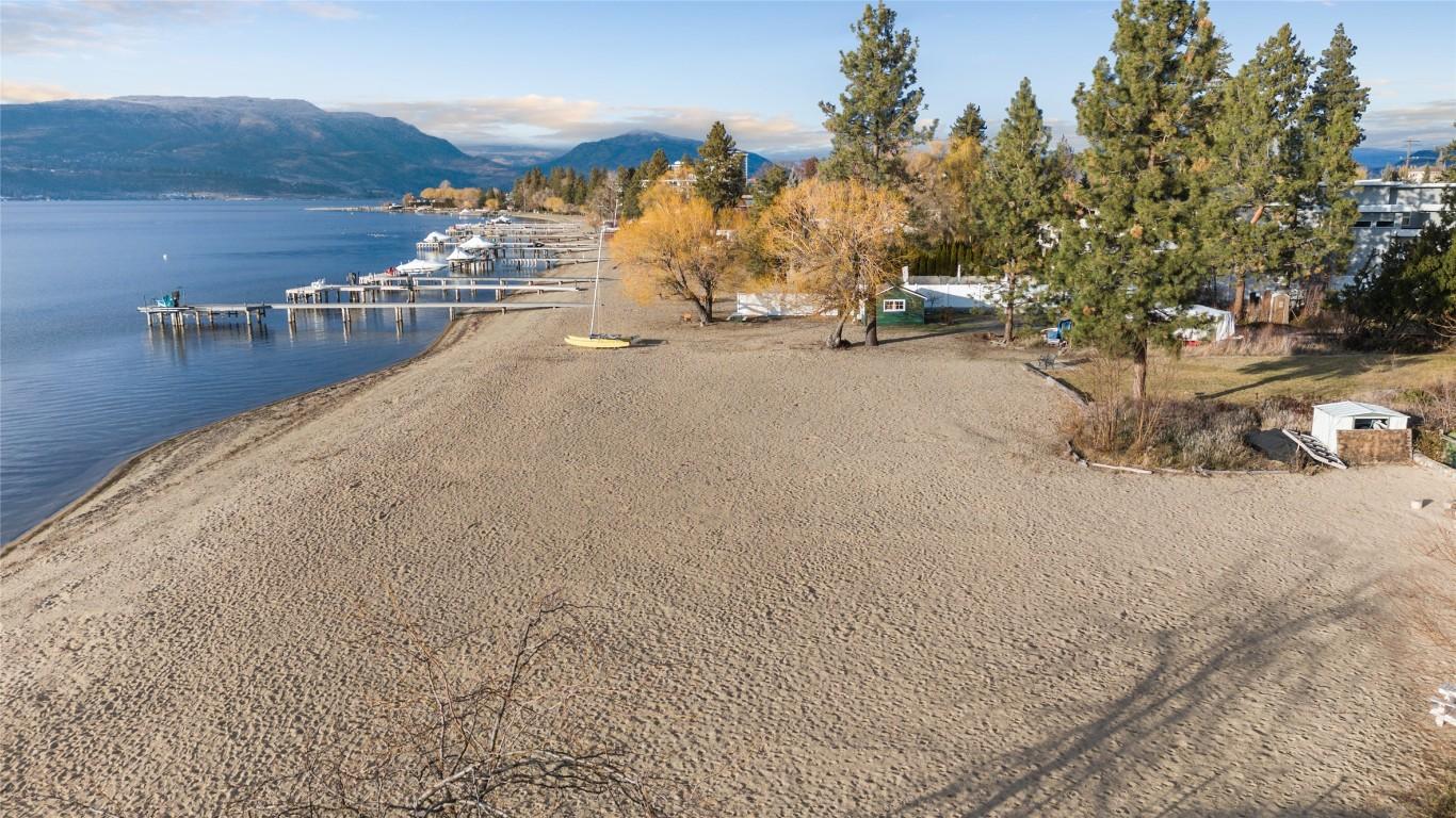 









4164


Lakeshore

Road,
Kelowna,




BC
V1W 1V9

