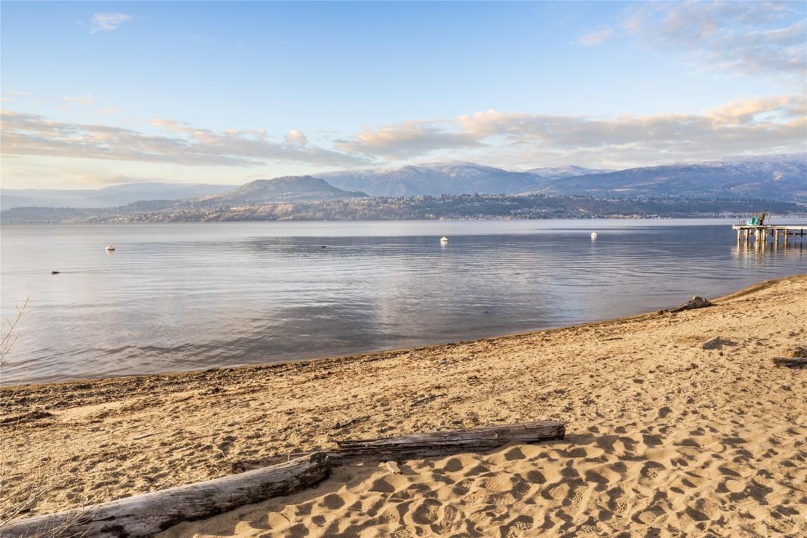









4164


Lakeshore

Road,
Kelowna,




BC
V1W 1V9

