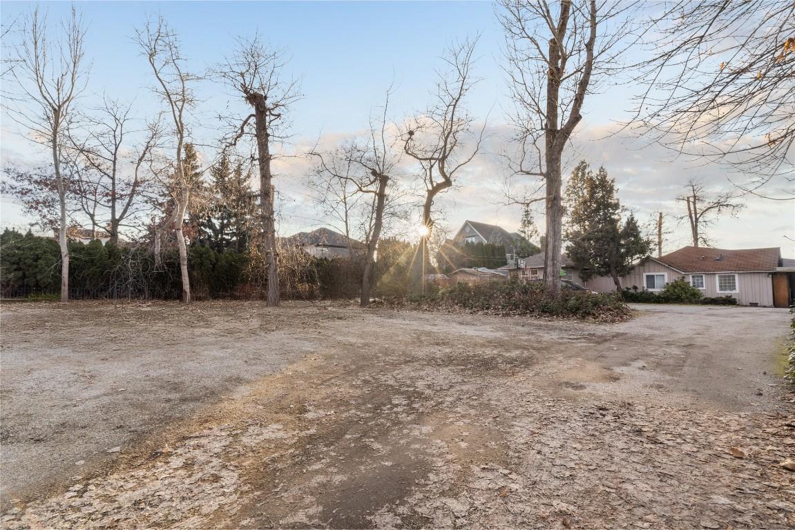 









4164


Lakeshore

Road,
Kelowna,




BC
V1W 1V9

