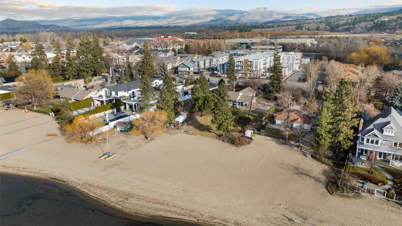 









4164


Lakeshore

Road,
Kelowna,




BC
V1W 1V9

