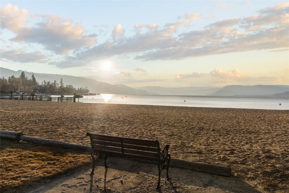 









4164


Lakeshore

Road,
Kelowna,




BC
V1W 1V9

