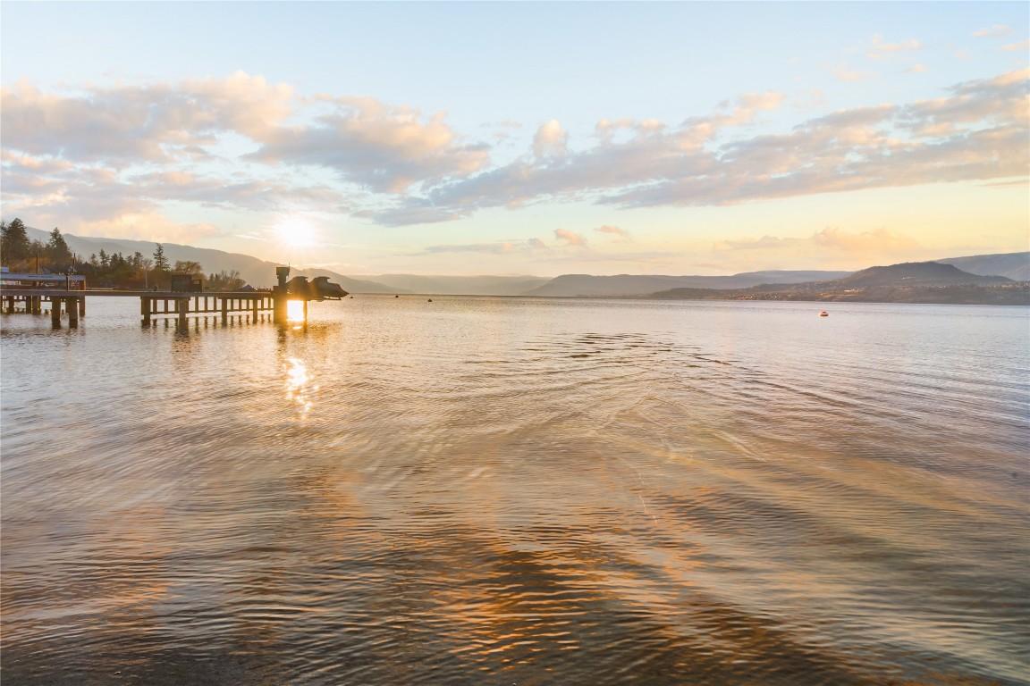 









4164


Lakeshore

Road,
Kelowna,




BC
V1W 1V9

