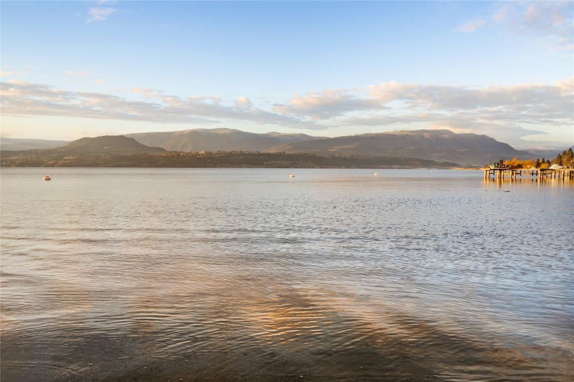 









4164


Lakeshore

Road,
Kelowna,




BC
V1W 1V9

