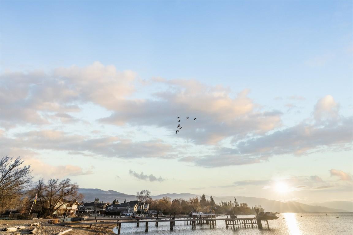 









4164


Lakeshore

Road,
Kelowna,




BC
V1W 1V9

