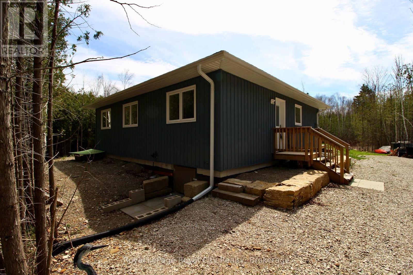 












134 MAPLE GOLF CRESCENT

,
Northern Bruce Peninsula,




Ontario
N0H2R0

