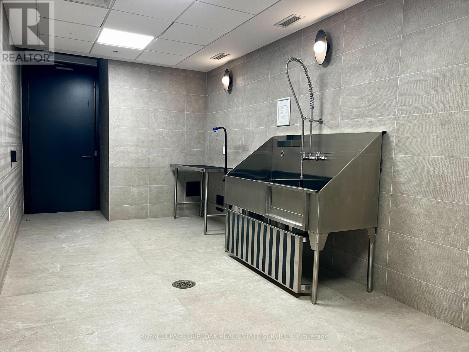 












102 - 3200 WILLIAM COLTSON AVENUE

,
Oakville,




Ontario
L6H7W6

