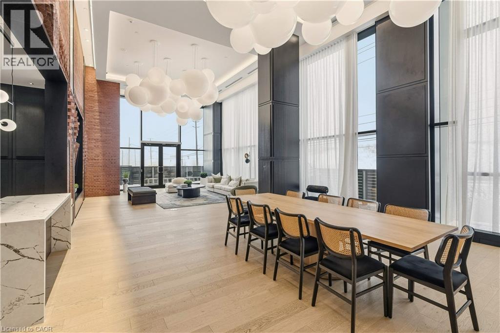 












3200 WILLIAM COLTSON Avenue Unit# 102

,
Oakville,




Ontario
L6H7W6

