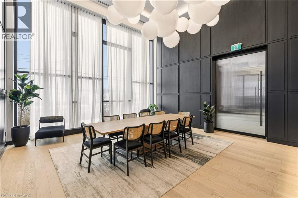 












3200 WILLIAM COLTSON Avenue Unit# 102

,
Oakville,




Ontario
L6H7W6

