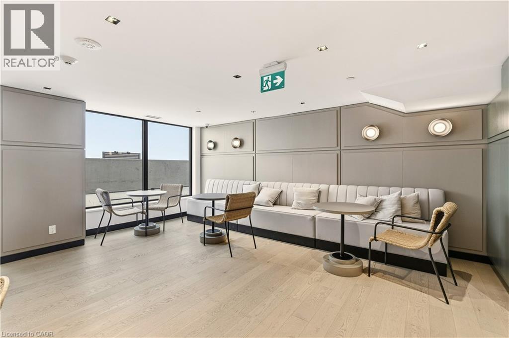 












3200 WILLIAM COLTSON Avenue Unit# 102

,
Oakville,




Ontario
L6H7W6

