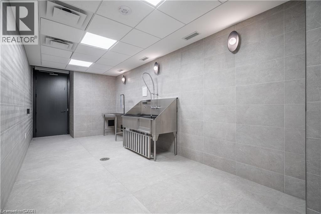 












3200 WILLIAM COLTSON Avenue Unit# 102

,
Oakville,




Ontario
L6H7W6

