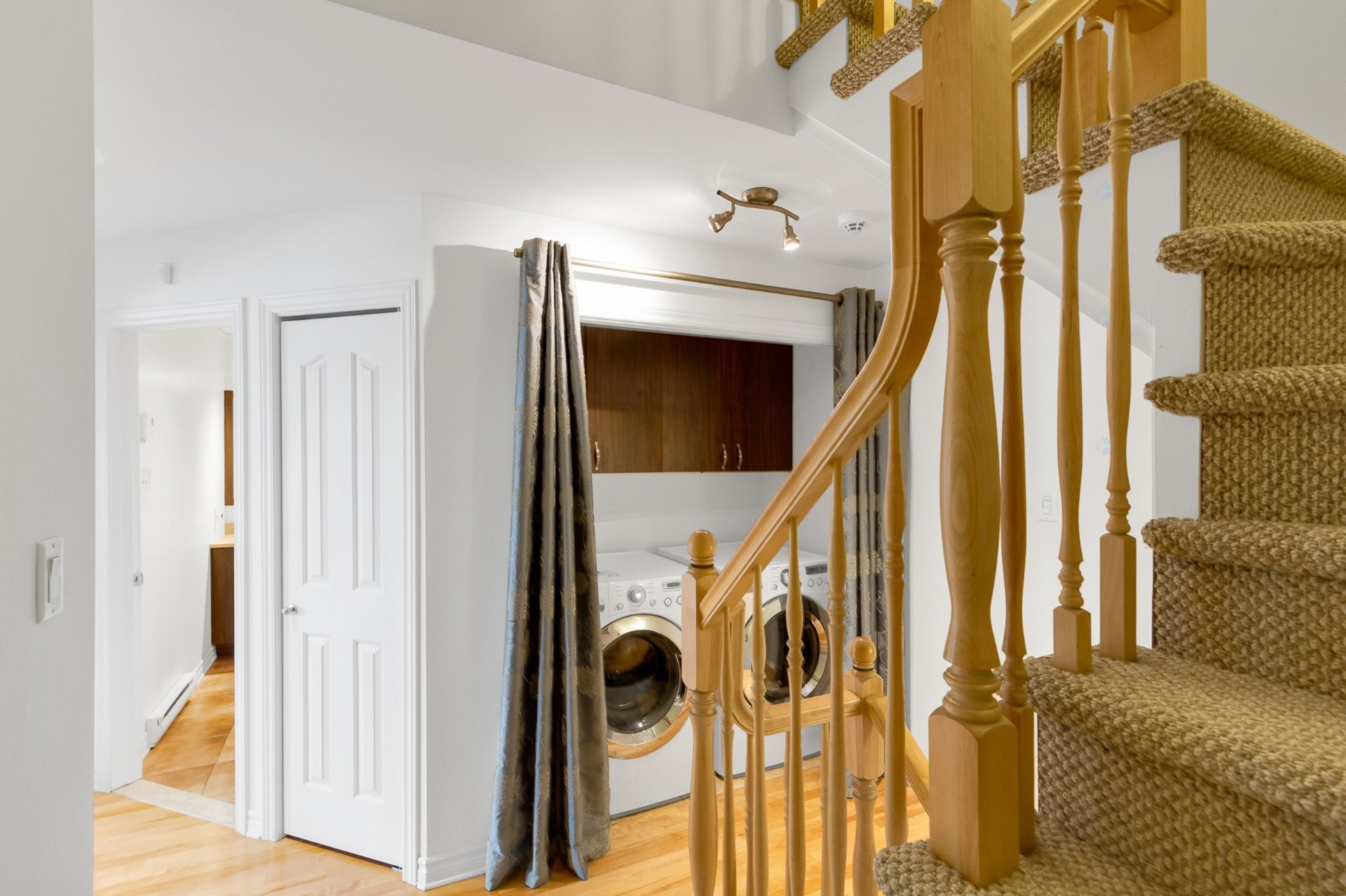 









3729Z


Rue Céline-Marier

,
Montréal (Saint-Laurent),




QC
H4R3N3

