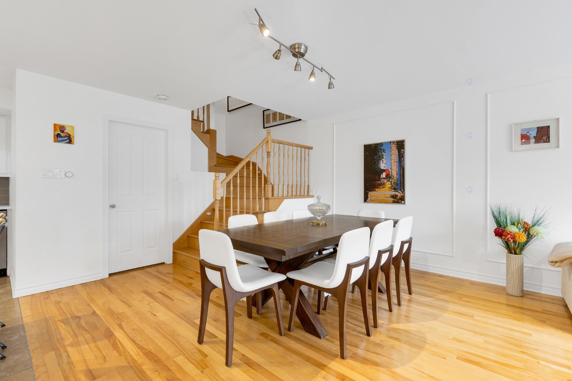 









3729Z


Rue Céline-Marier

,
Montréal (Saint-Laurent),




QC
H4R3N3

