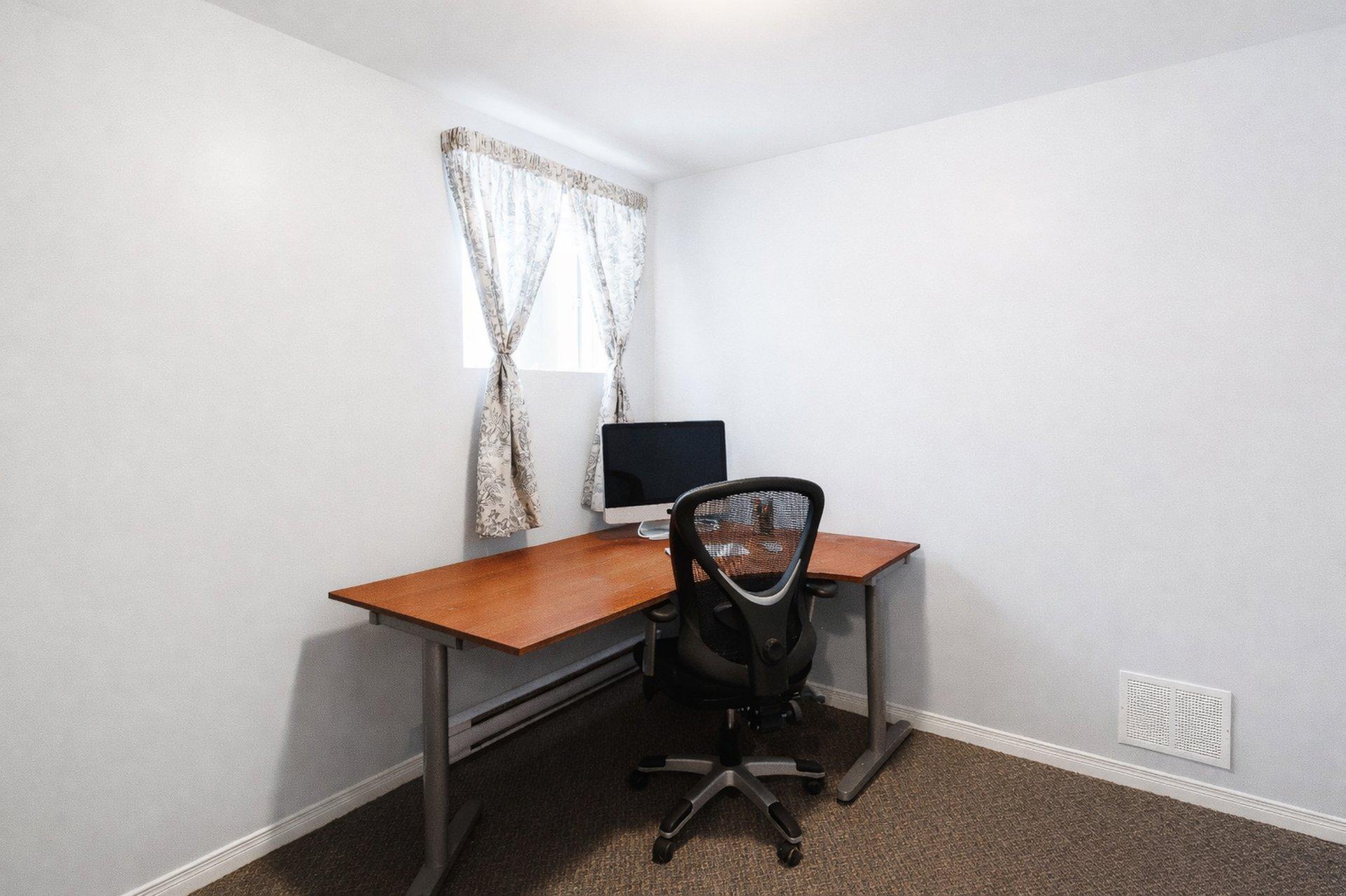 









9895


Rue Riverin

,
Brossard,




QC
J4X2W1

