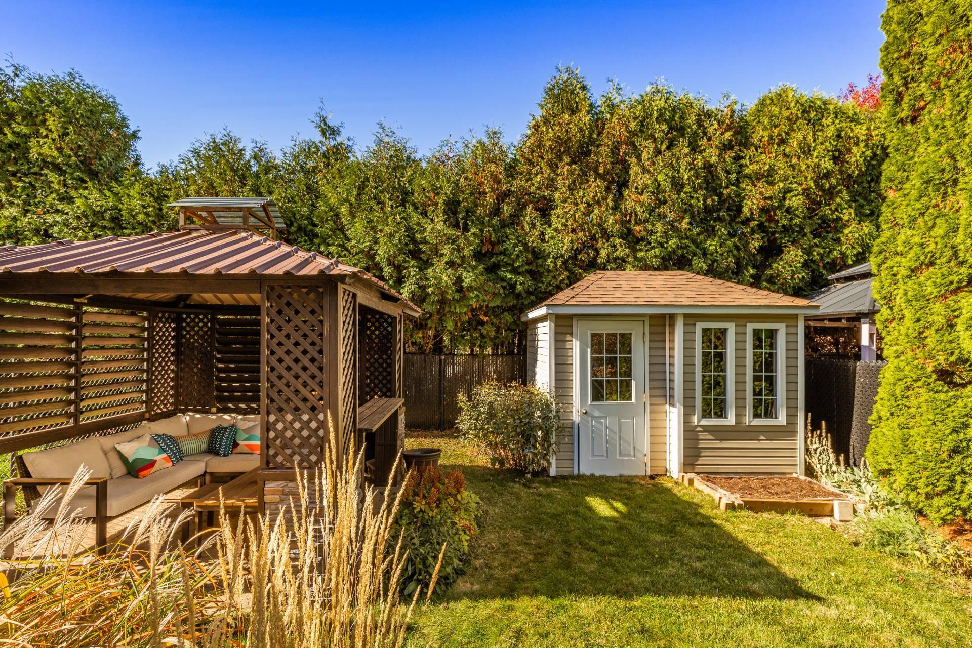 









9895


Rue Riverin

,
Brossard,




QC
J4X2W1

