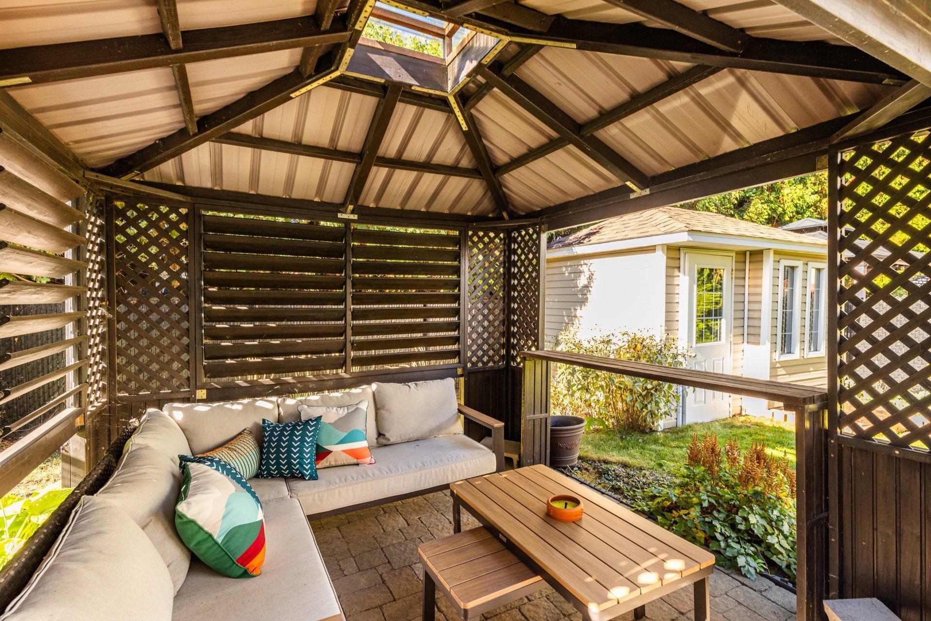 









9895


Rue Riverin

,
Brossard,




QC
J4X2W1

