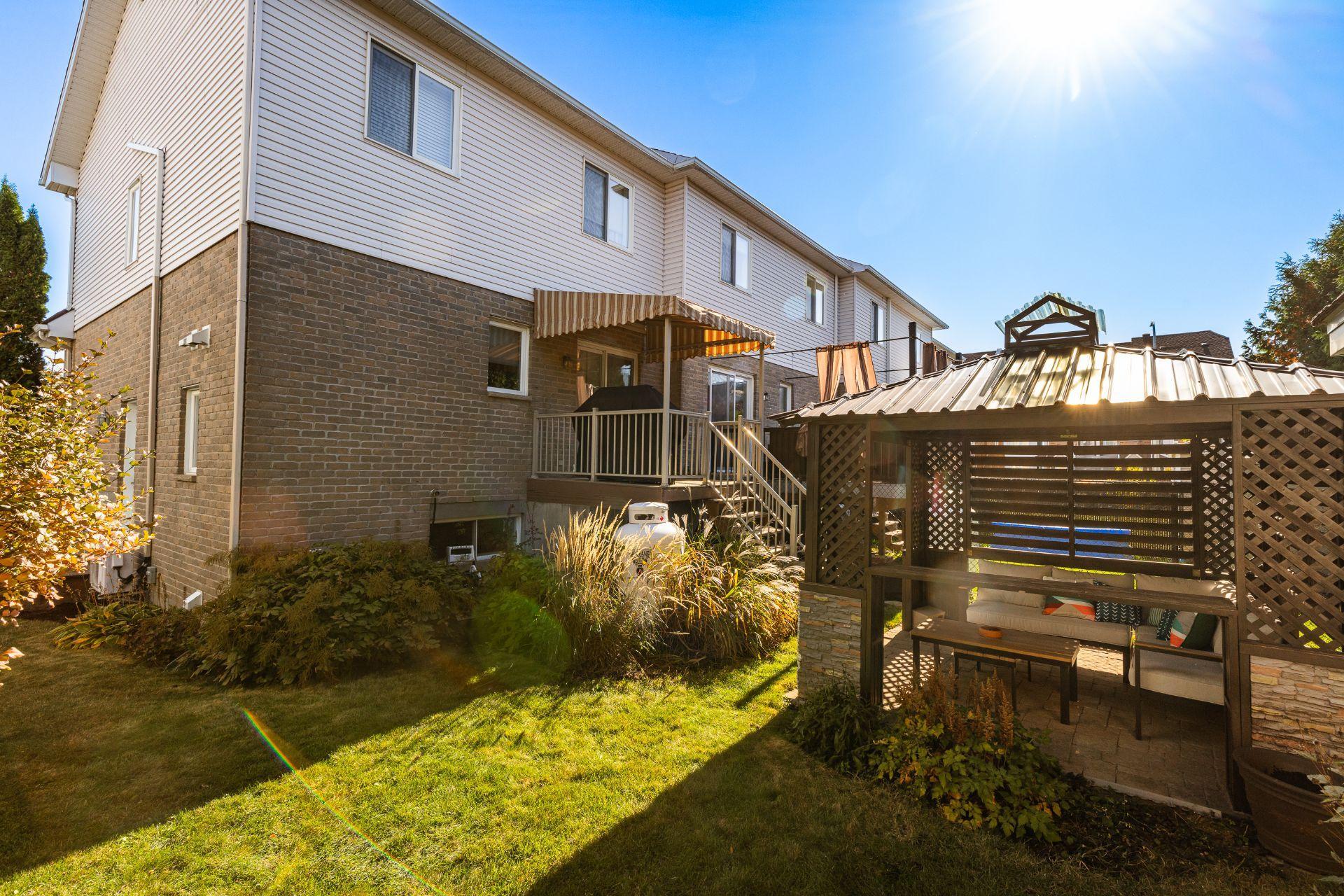 









9895


Rue Riverin

,
Brossard,




QC
J4X2W1

