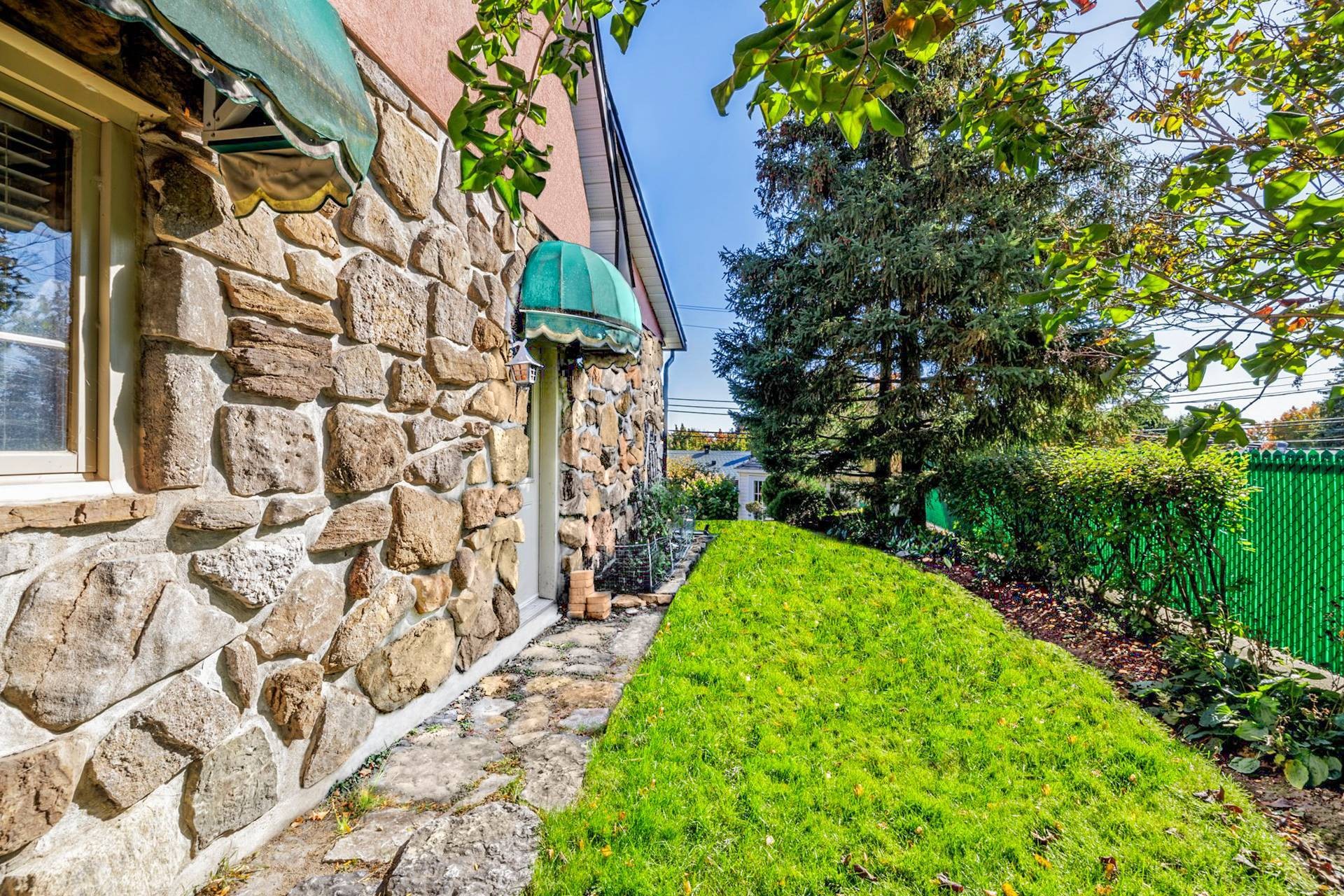 









315


Rue Boivin

,
Montréal (L'Île-Bizard/Sainte-Geneviève),




QC
H9C2B2

