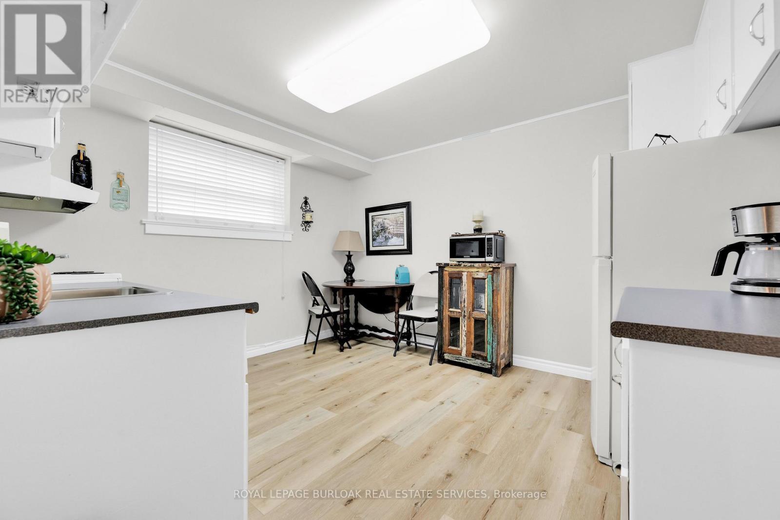 












24 - 1347 LAKESHORE ROAD

,
Burlington,




Ontario
L7S1B1

