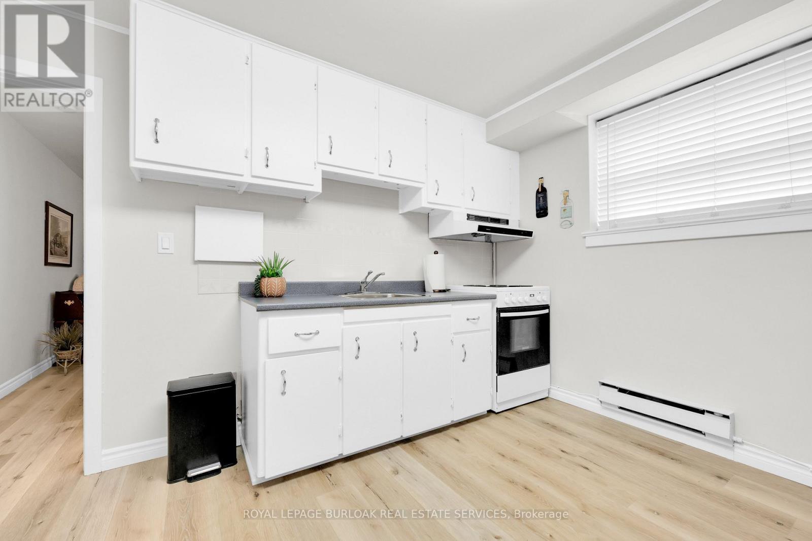 












24 - 1347 LAKESHORE ROAD

,
Burlington,




Ontario
L7S1B1

