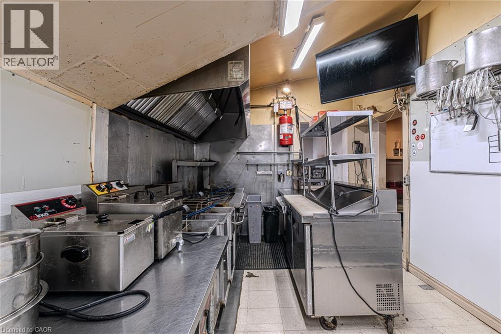 












4 ALBERT Street

,
Langton,




Ontario
N0E1G0

