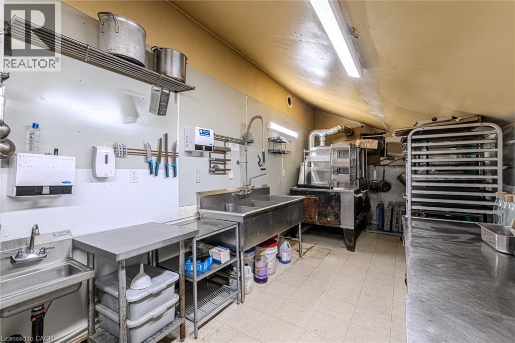 












4 ALBERT Street

,
Langton,




Ontario
N0E1G0

