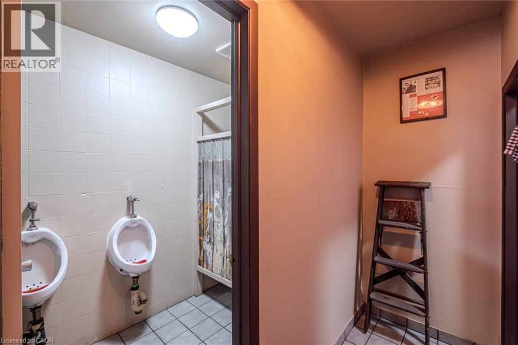 












4 ALBERT Street

,
Langton,




Ontario
N0E1G0

