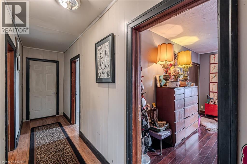 












4 ALBERT Street

,
Langton,




Ontario
N0E1G0

