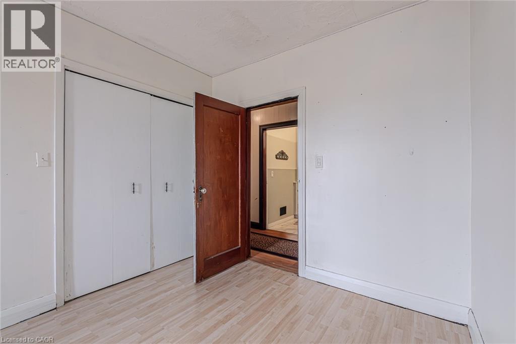 












4 ALBERT Street

,
Langton,




Ontario
N0E1G0

