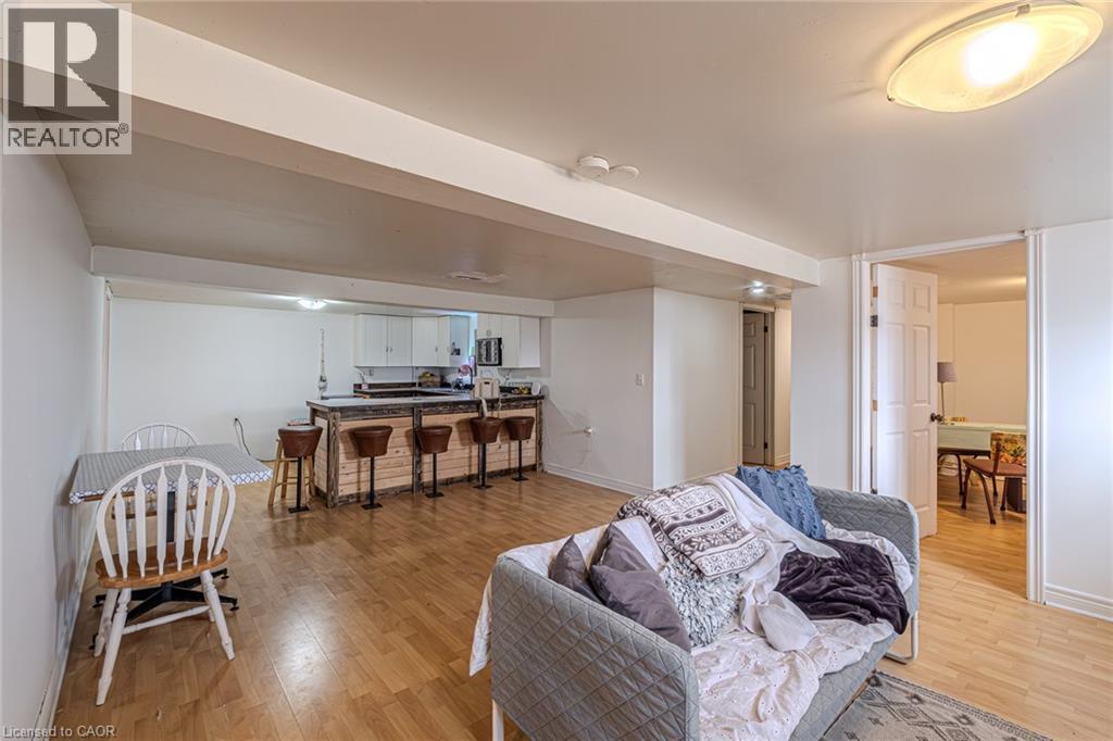 












4 ALBERT Street

,
Langton,




Ontario
N0E1G0

